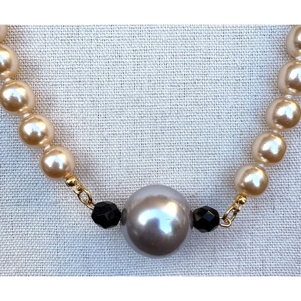 VTG Joan Rivers Knotted Faux Pearl Strand Necklace w/‎ Grey & Black Accents 31